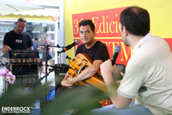 Concerts de Joan Miquel Oliver i Marc Egea a la 36a Setmana del Llibre en Català <p>Marc Egea</p><p>F: Juan Miguel Morales</p>